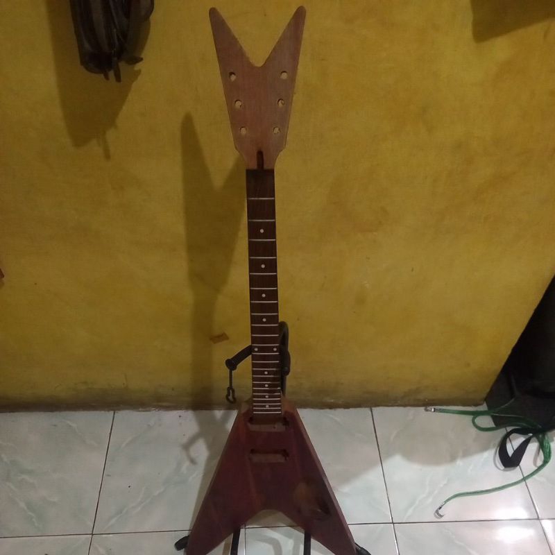 Gitar DEAN V bodi thruneck original pabrik