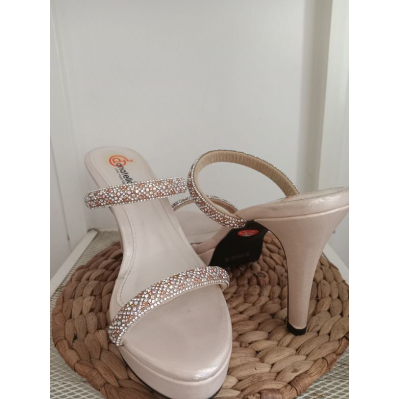 Heels Donatelo Size 37