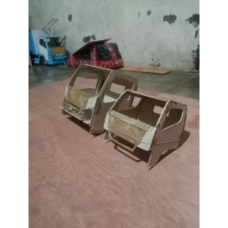 pesanan khusus kabin miniatur truk skala 16