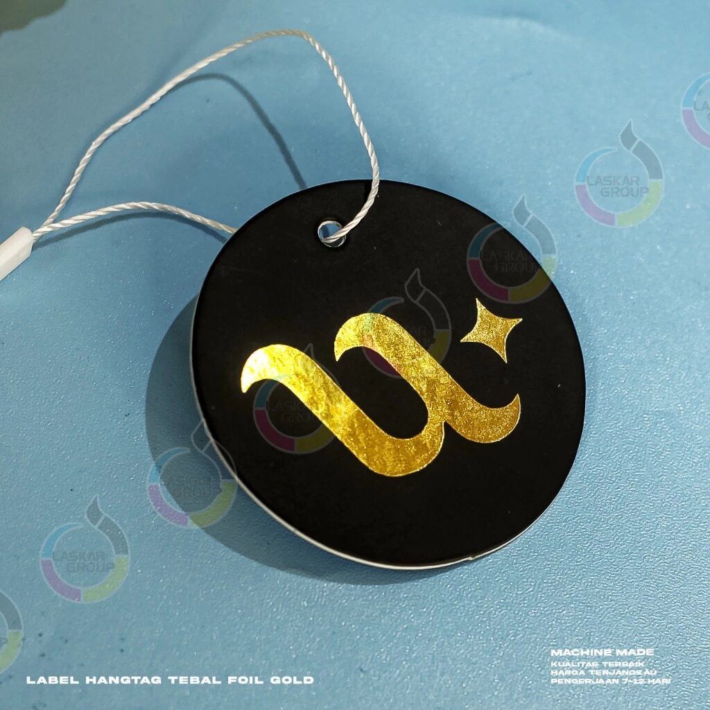 

hangtag premium custom 700 gsm / hangtag foil embos / hangtag distro