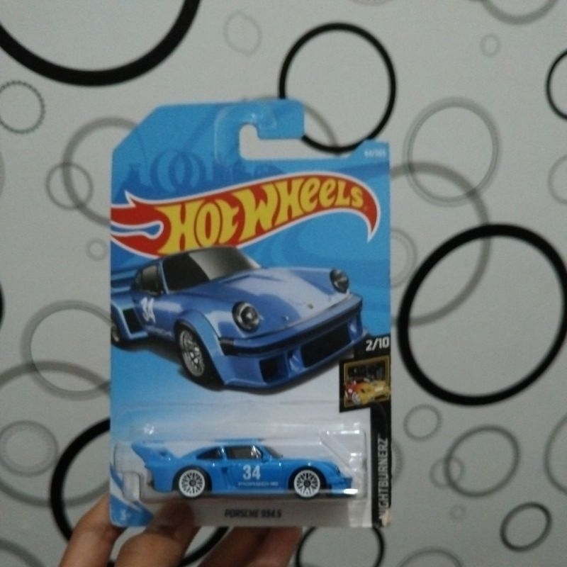 Hotwheels porsche 934.5