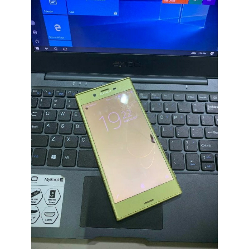 Sony xzs 4/32 (wifi only , lcd tompel)