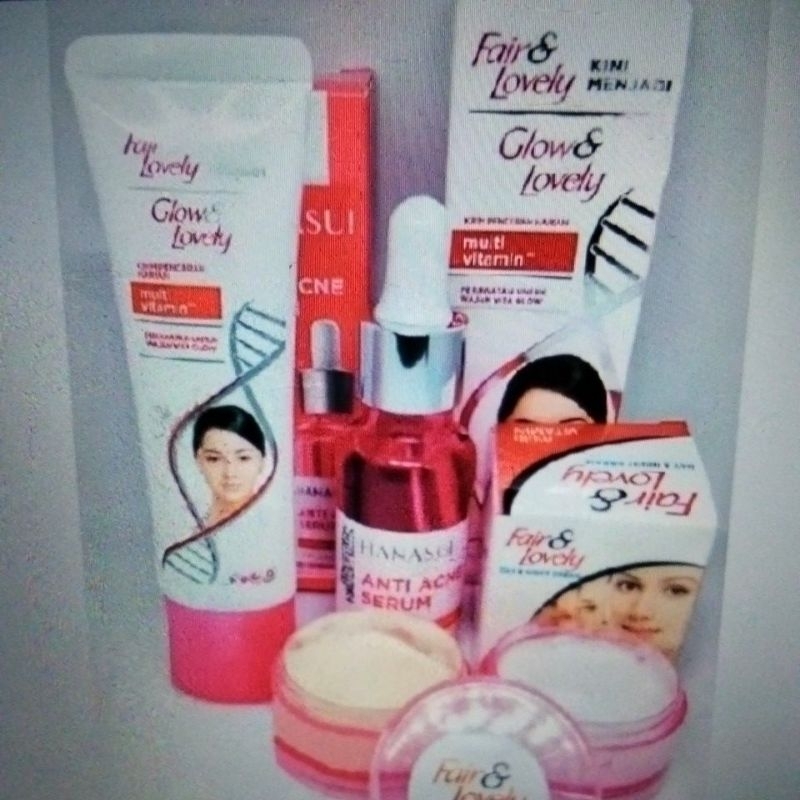 Paket 4 in 1 Fair & Lovely -Glow and Lovely Cream siang dan malam & Pelembab Fair Lovely Multivitami