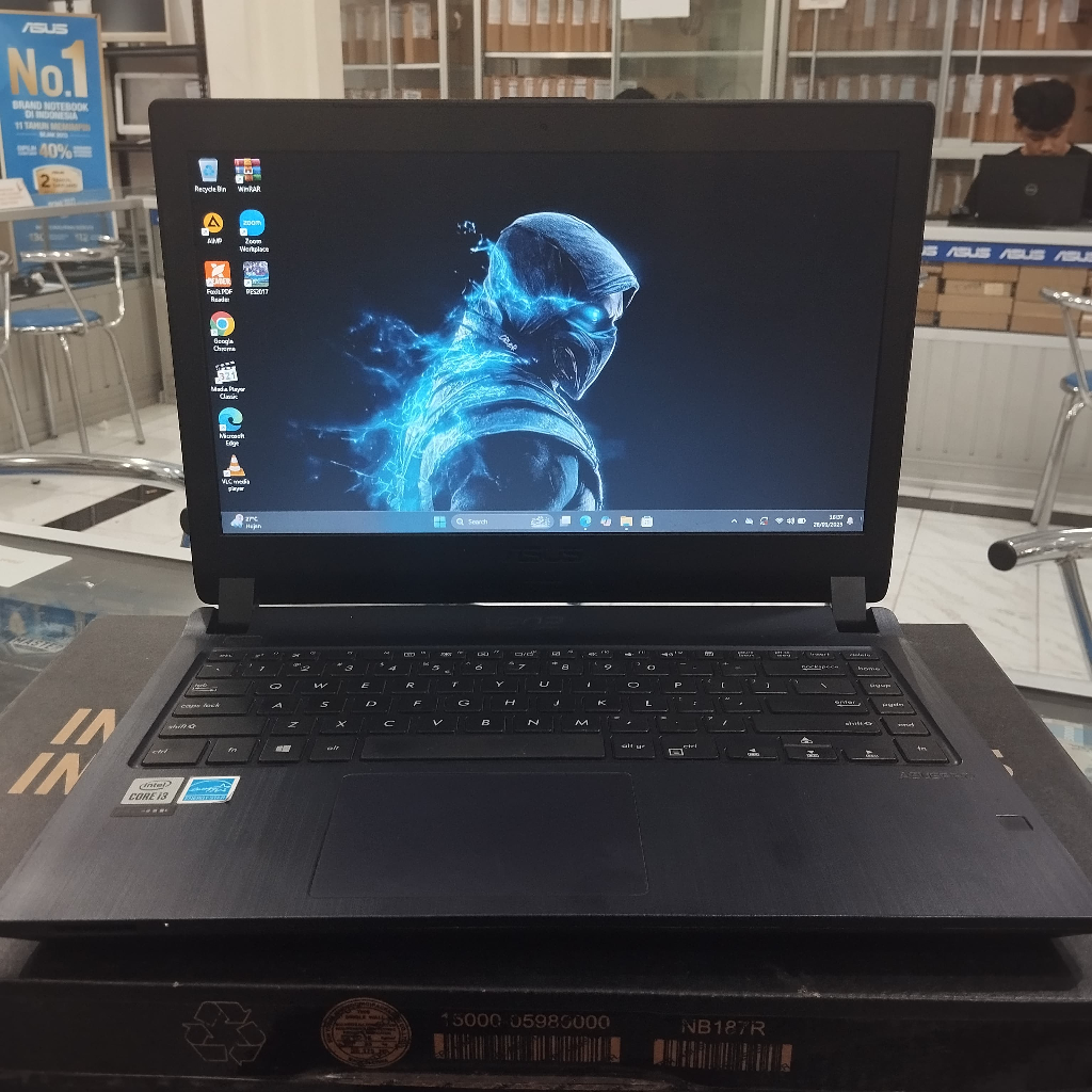 Asus Expertbook P1440F i3 gen 10 RAM 4GB SSD 256GB Layar 14" Slim Windows 11 Mulus