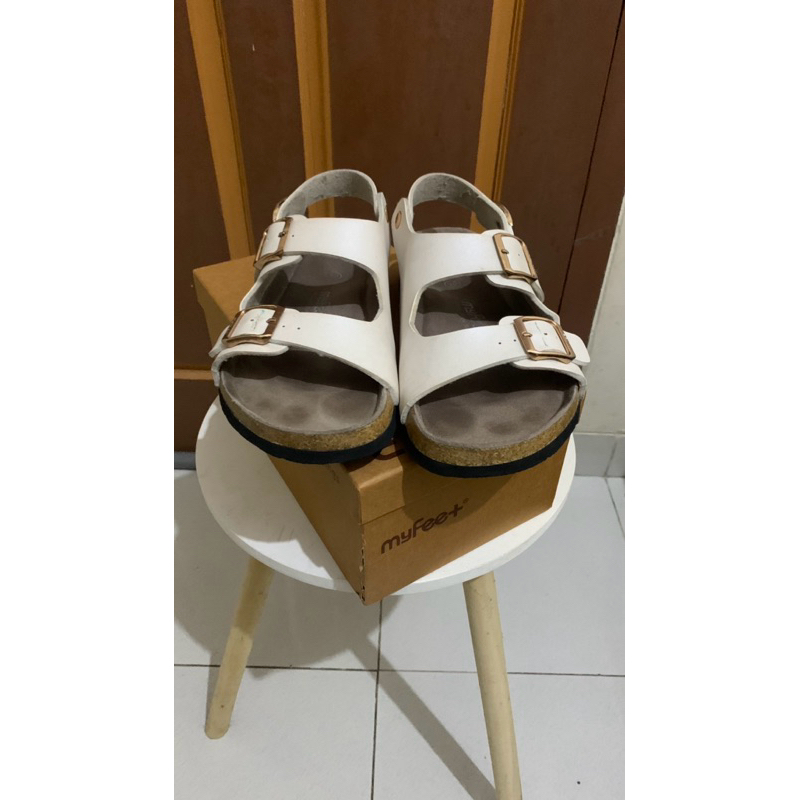 Sendal My Feet Original F6 White Metalic Preloved