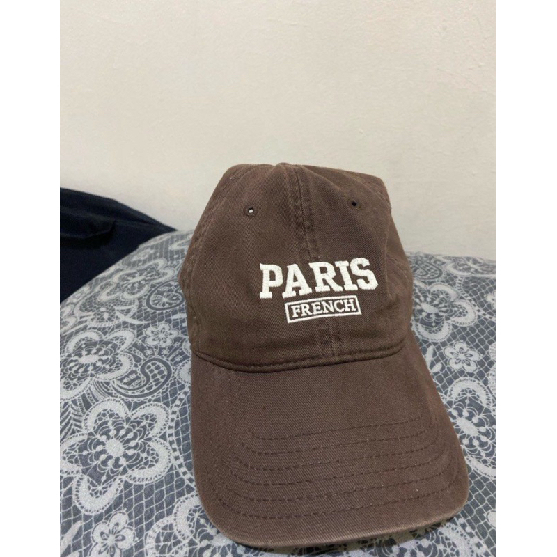 Preloved, Topi brand Oh Some. “Paris French”