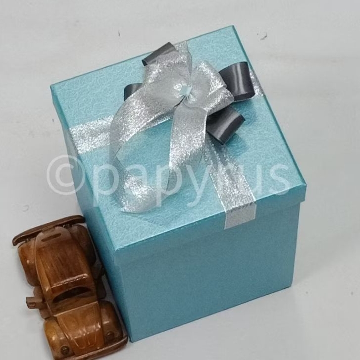 

PAPYRUS 15x15 Tinggi 20cm Kotak Kado Gift Box V3