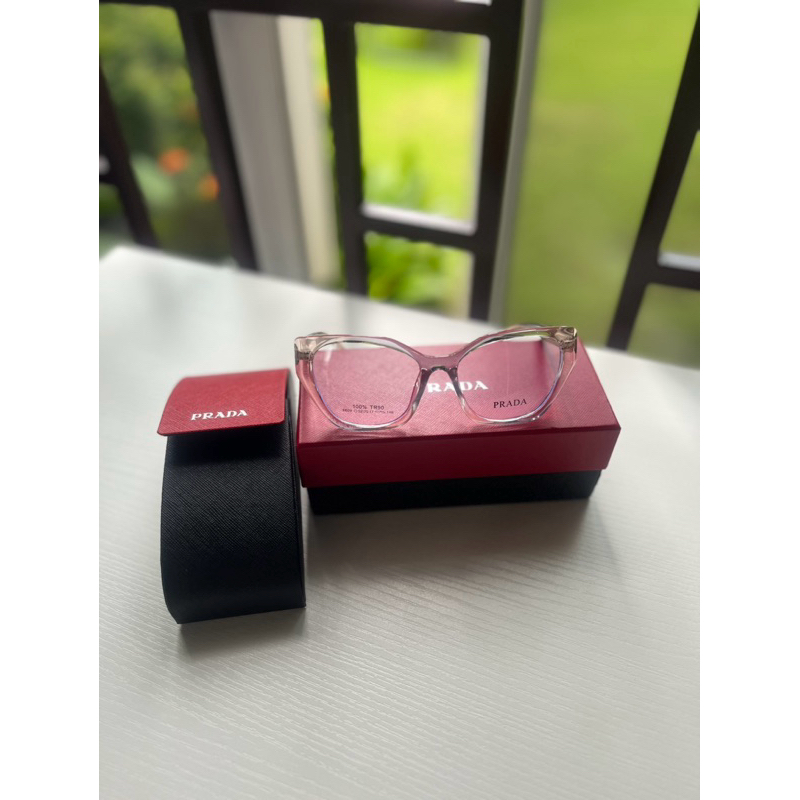kacamata Prada - New