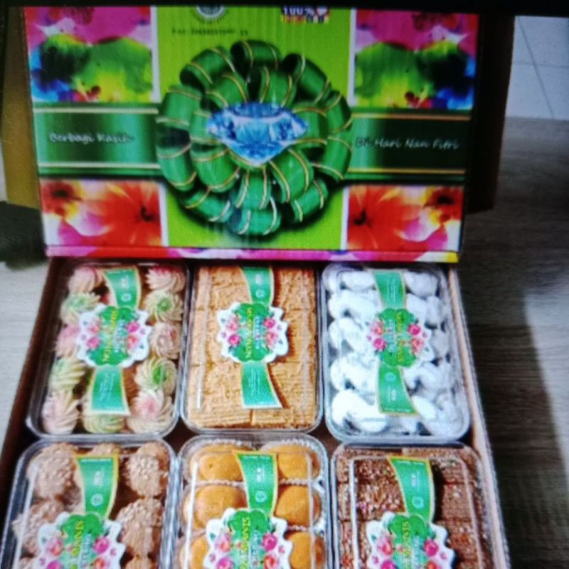 

PROMO PAKET KUE LEBARAN NONA MANIS