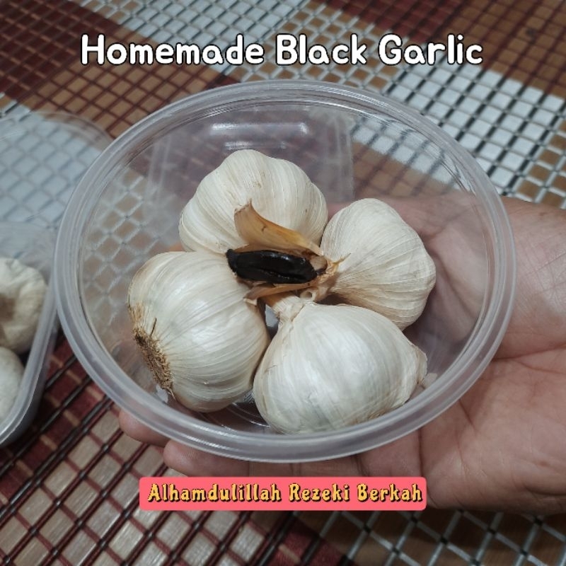 

(Khusus Batam) Bawang Putih Hitam Buatan Rumahan ± 100 gr / 150 gr [Homemade Black Garlic]