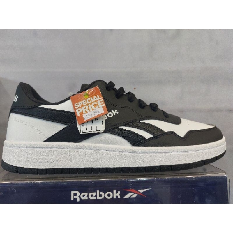 Reebok Sepatu Sneakers Hitam Putih Special Price