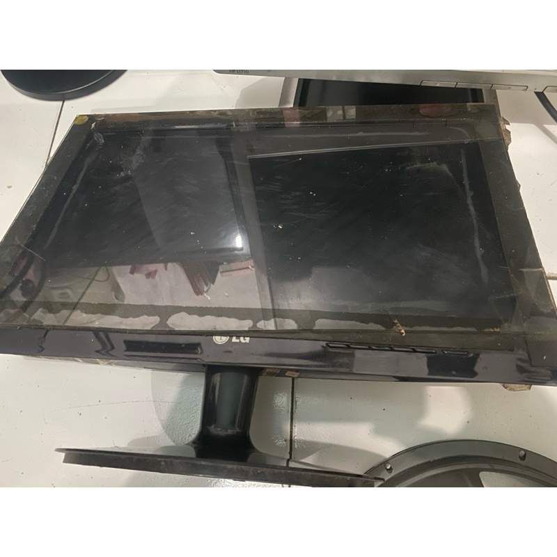 monitor komputer merk LG 19 inch E1940S