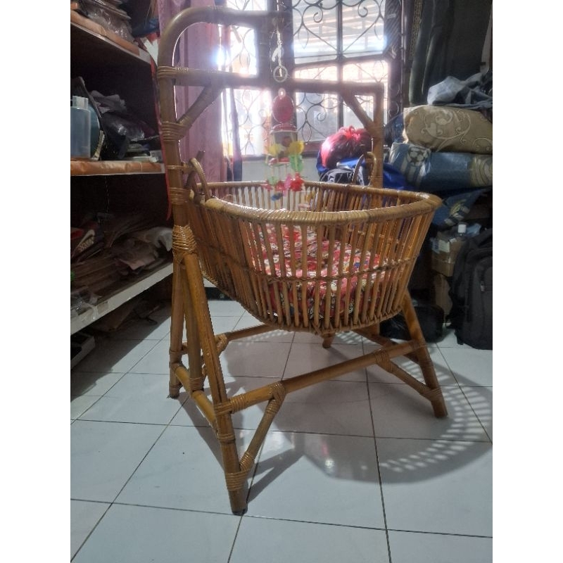 PRELOVED AYUNAN BAYI ROTAN BONUS KASUR