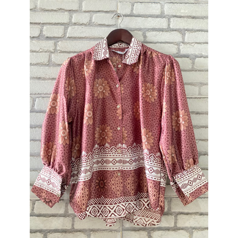 Kemeja Batik Wanita Lengan Panjang