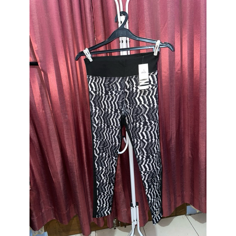legging motif adidas