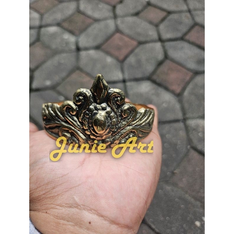 KELAT BAHU GELANG TANGAN MODEL KUNO MAJAPAHIT WARNA EMAS BAHAN KUNINGAN