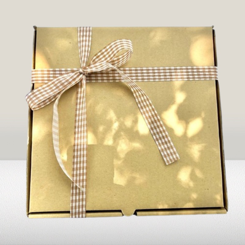 

Tambahan box kardus packaging/gift box/birthday gift/kado graduation/kado wisuda/kadopernikahan/kado ulang tahun