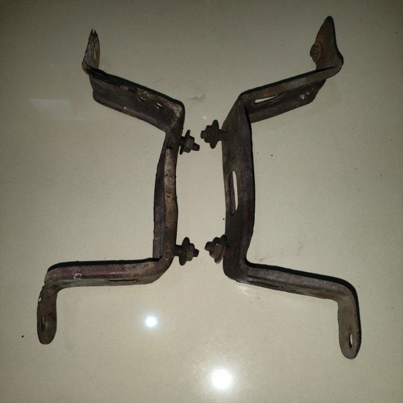 Bracket Bumper Belakang Toyota Corolla DX 1980 - 1981