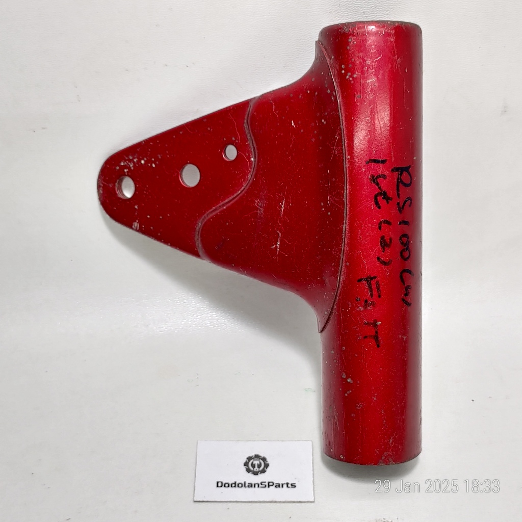Kupingan Lampu Depan Sebelah Kiri Yamaha RS100 RS 100 Original Baru 463-23121-00-63 Merah
