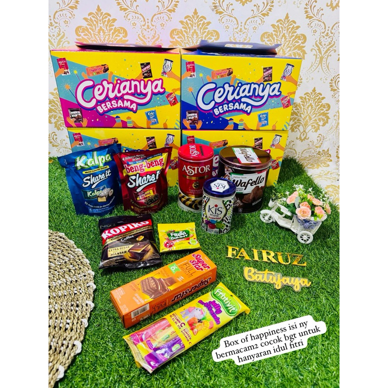 

paket box of happines mayora isi buanyakk sesaui gambar / paket hampers kue lebaran idul fitri