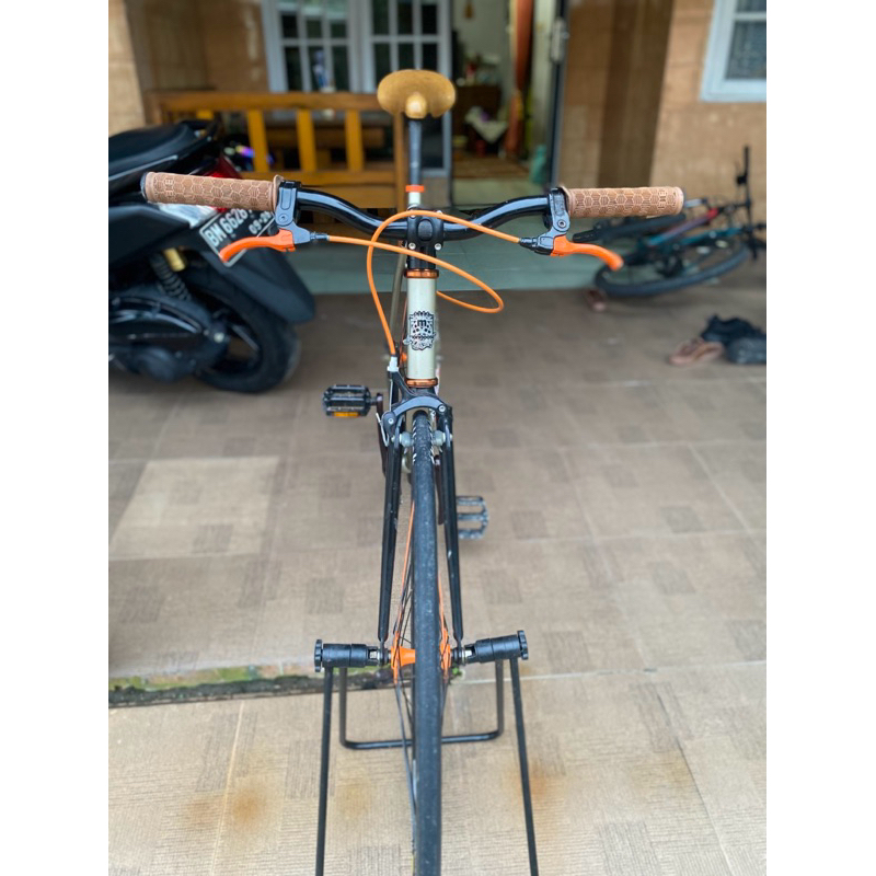 sepeda fixie mongoose maurice