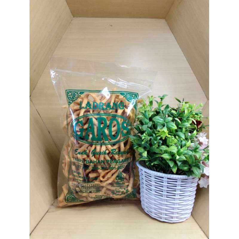 

Kue Ladrang Garos