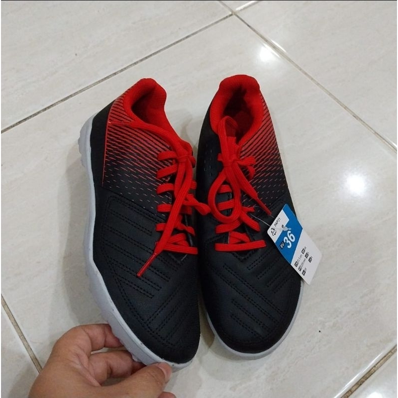 Decathlon sepatu futsal