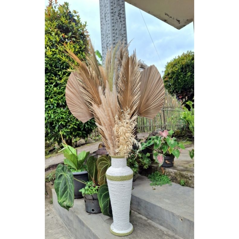 bunga hiasan ruang tamu. bunga hias. bunga kering. bunga sudut ruangan +vas50cm