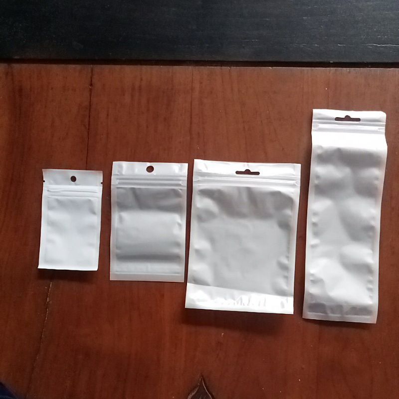 

plastik klip untuk bungkus gelang cincin gantungan kunci dll