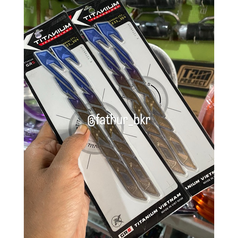Emblem Titanium Vario