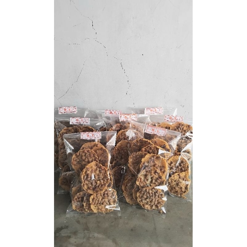 

Rempeyek Kacang - Gurih - Renyah - Rempeyek DY