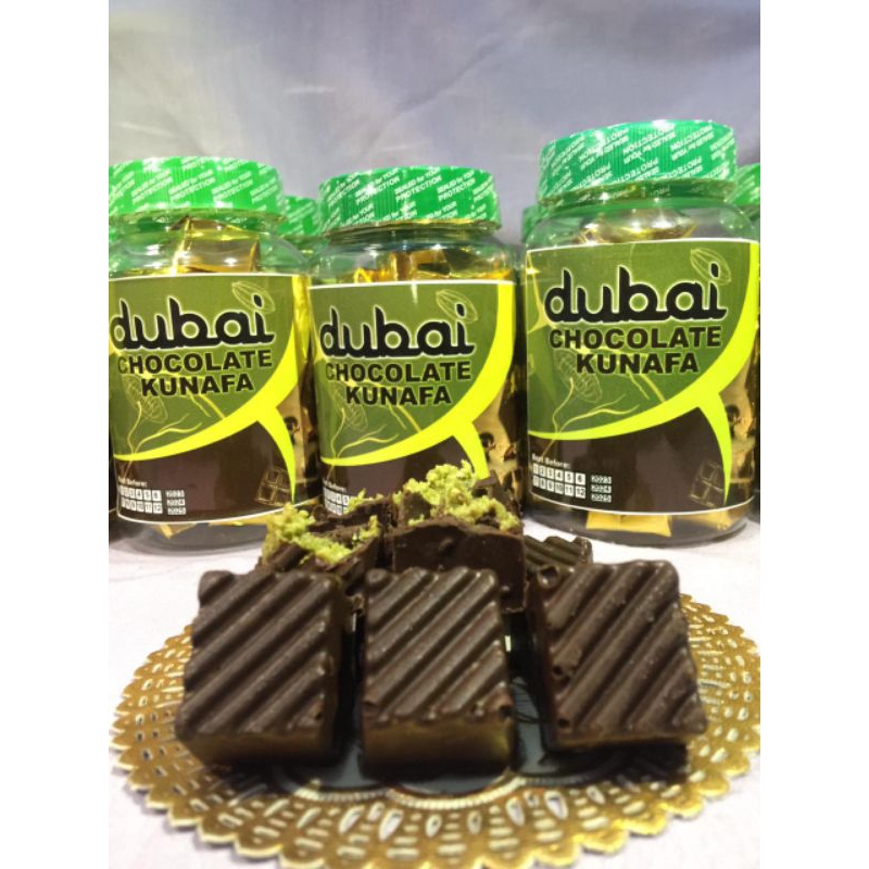 

Dubai Chocolate Dadu Kunafa Crunchy/isi 17 pcs per toples/dijual 2000an/jajanan anak-anak jaman now.