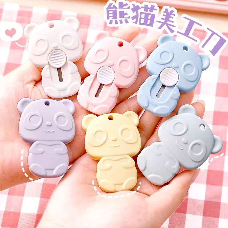 

Cutter Mini Bear Beruang/ Pemotong Kertas Kater Motif Mini Karakter Lucu Small Knife Pisau