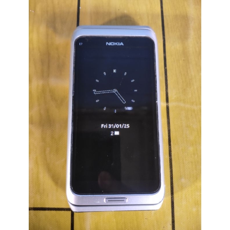 Nokia Ponsel NOKIA E7