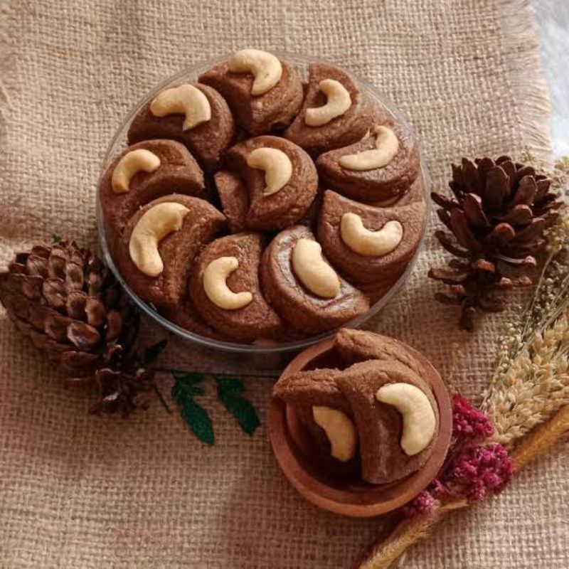 

Kue Kering Coklat Mede Spesial Kemasan Toples 250 Gram
