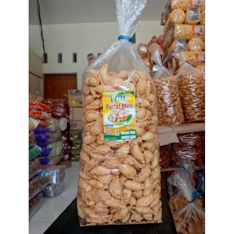 

camilan snack pastel abon 250g / pastel abon