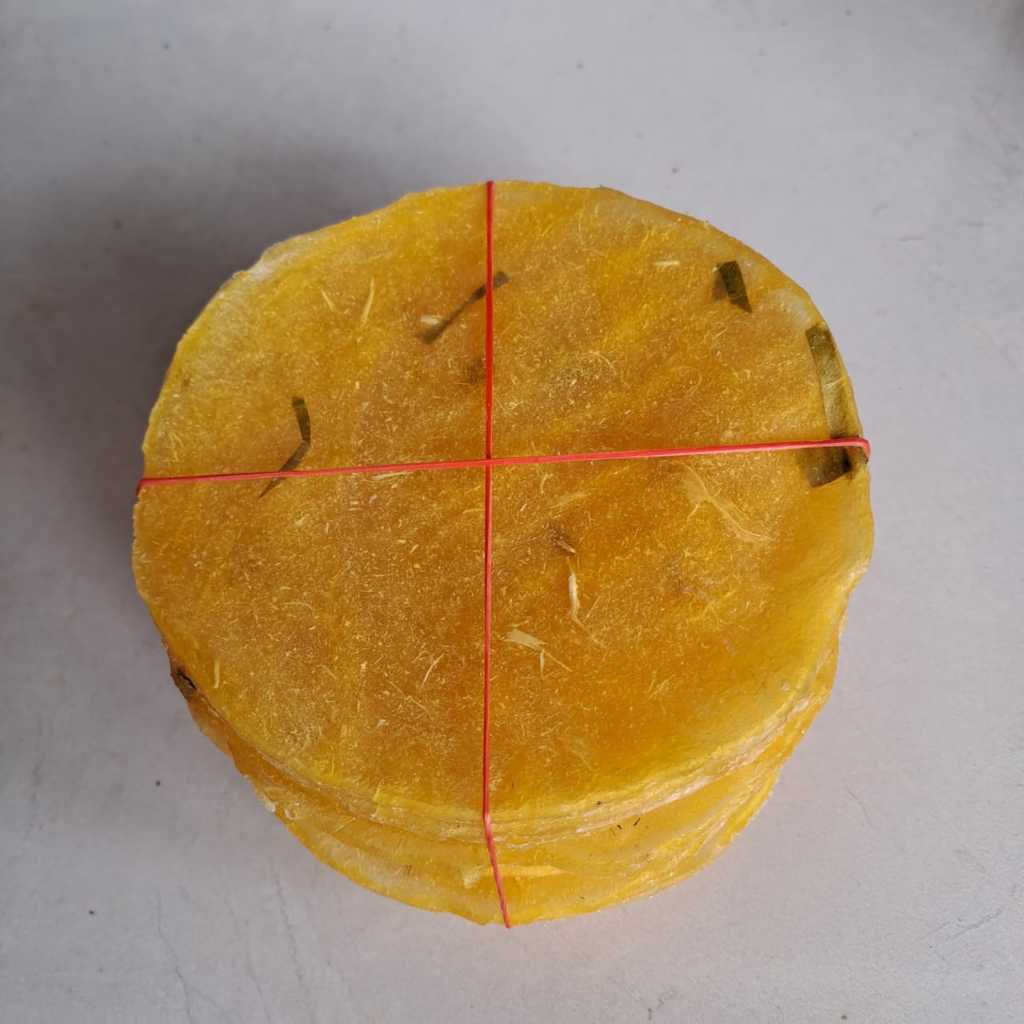 

1 ikat isi 25 kerupuk ubi, kerupuk leak, kerupuk kuah