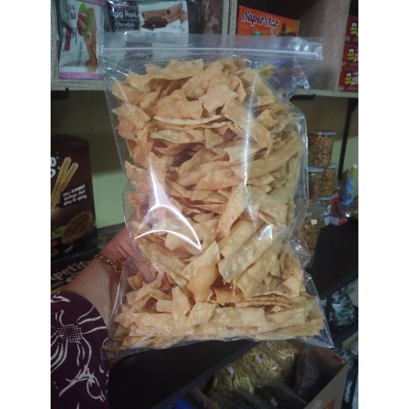 

keripik bawang enakk 300gr