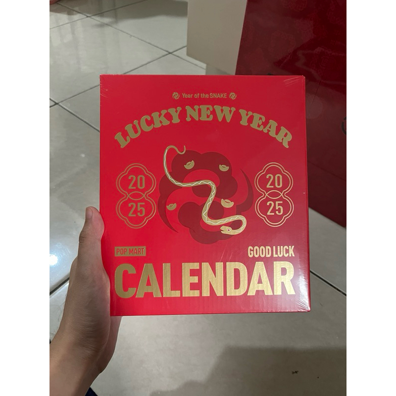 

Pop Mart Good Luck Calendar & Red Envelope
