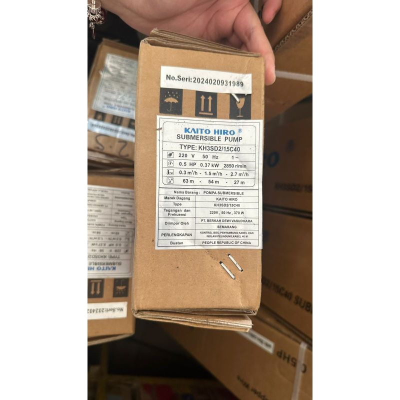 Pompa submersible/ satelit/ pompa celup kaito hiro 0,5hp with kabel 40m and control box