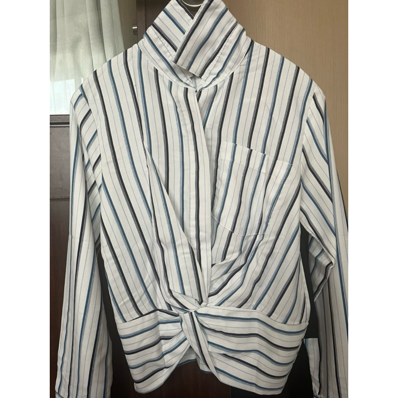 [PRELOVED] BLUS MOTIF GARIS-GARIS