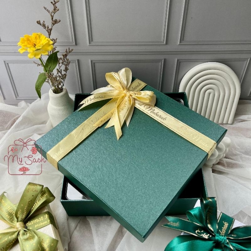 

Box Kotak Kado Idul fitri 4 toples hampers lebaran