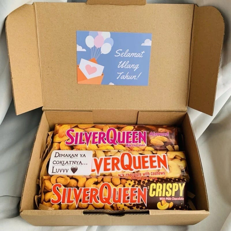 

Hampers giftbox valentine Silverqueen chunky Hampers coklat hampers cokelat hampers hadiah gift silverqueen kitkat hadiah wisuda hadiah ulang tahun cowok hadiah ulang tahun cewek hadiah ulang tahun cewek coklat cokelat