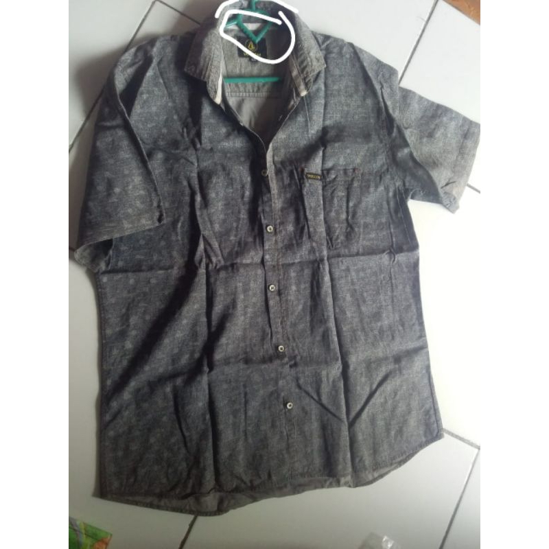 preloved kemeja bapak merk volcom