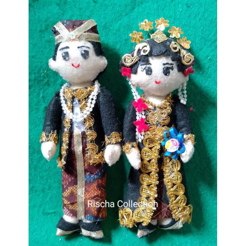 boneka pengantin adat jawa solo baju hitam flanel