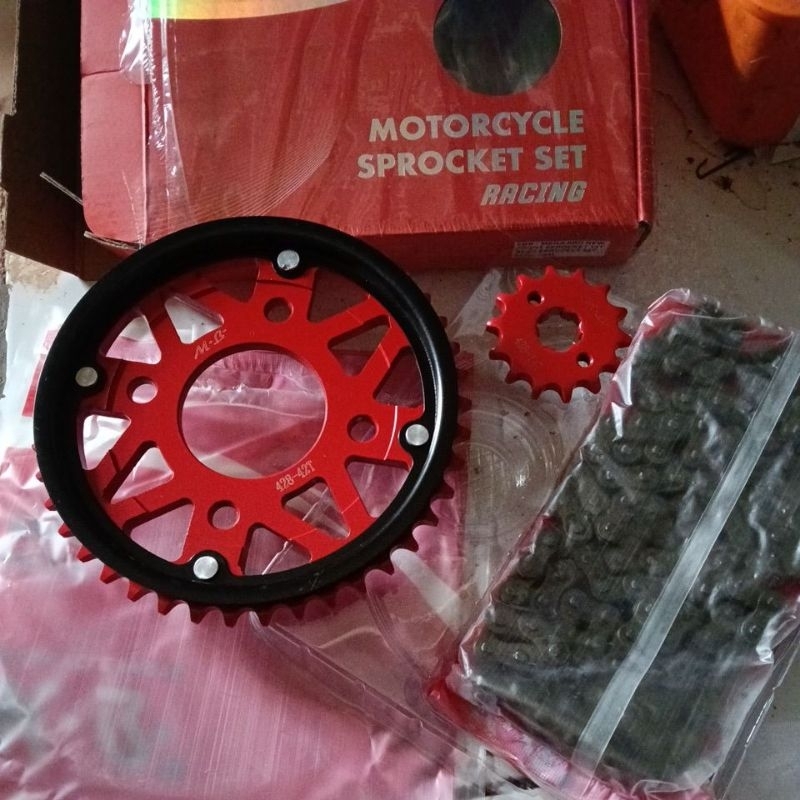 Gear Gir Belakang Depan SET Rantai M.B Merah Racing 14T 42T 428H 124L MEGA PRO MEGAPRO NEW VERZA CB1