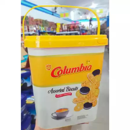 

Edisi Lebaran Columbia Assorted Biscuits Segi 600 gr Biskuit lebaran