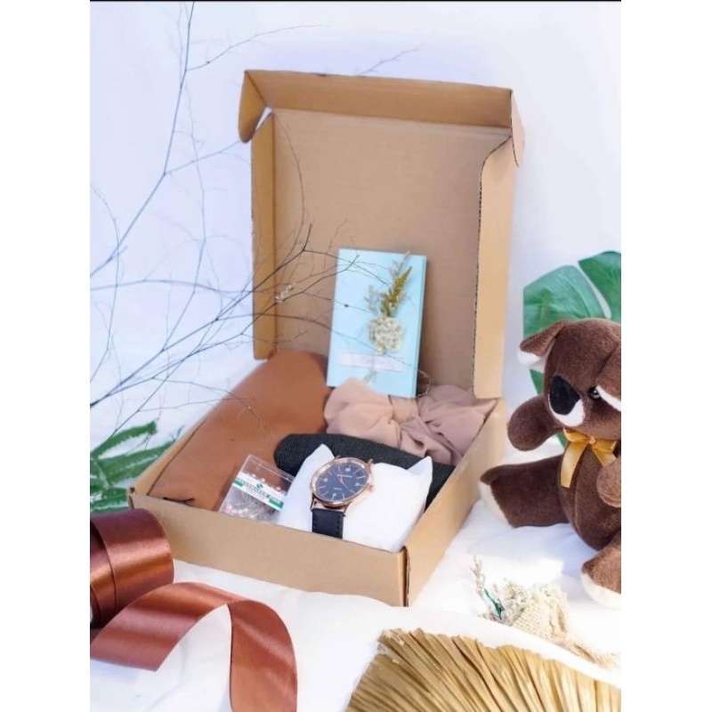 hampers hijab/hampers pacar / hampers cewek /anniversary pernikahan dll