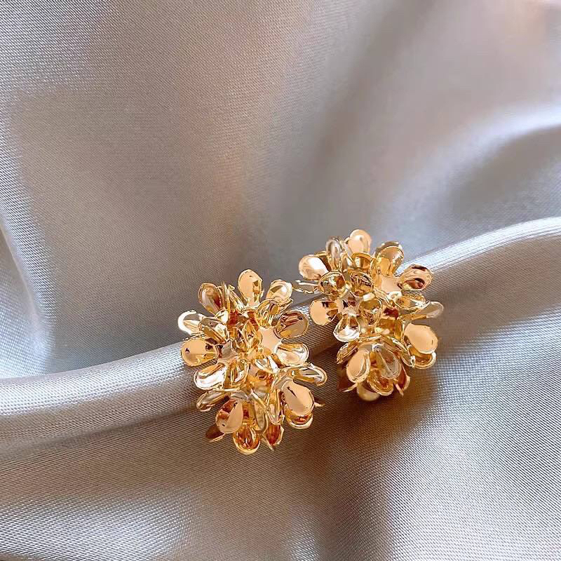 Best Seller - Anting Semanggi / anting bunga sakura / anting korea titanium gold silver / jarum pera