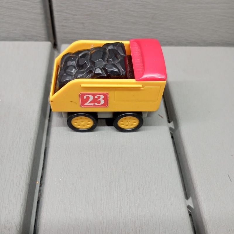 25rb Toy State Caterpillar Preschool Express Train car Magnetic